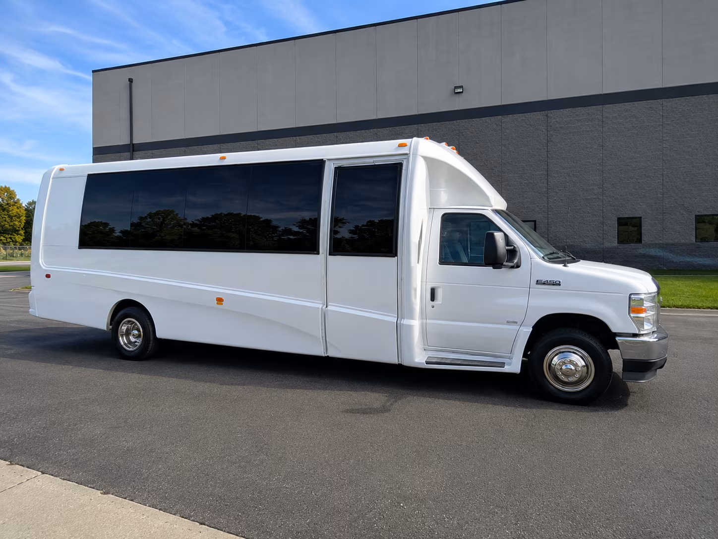 minibus and charter bus rentals for essex county government offices and courts